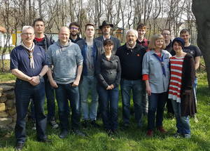 Für die Fahrt nach Kenia gerüstet: Pfadfinderinnen und Pfadfinder aus Nesse-Apfelstädt, Altpfadfinder aus ganz Deutschland und Scouts aus Italien zum Vorbereitungstreffen im Pfadfinderzentrum Drei Gleichen