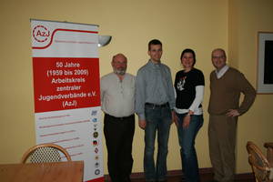 Der neue AzJ-Vorstand Uwe Tiemann, Markus Berens und Jessica Füllbeck sowie der ausgeschiedene Vorsitzende Michael Esken