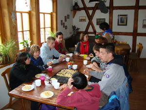 Guter Appetit beim selbst gebackenen Apfelkuchen